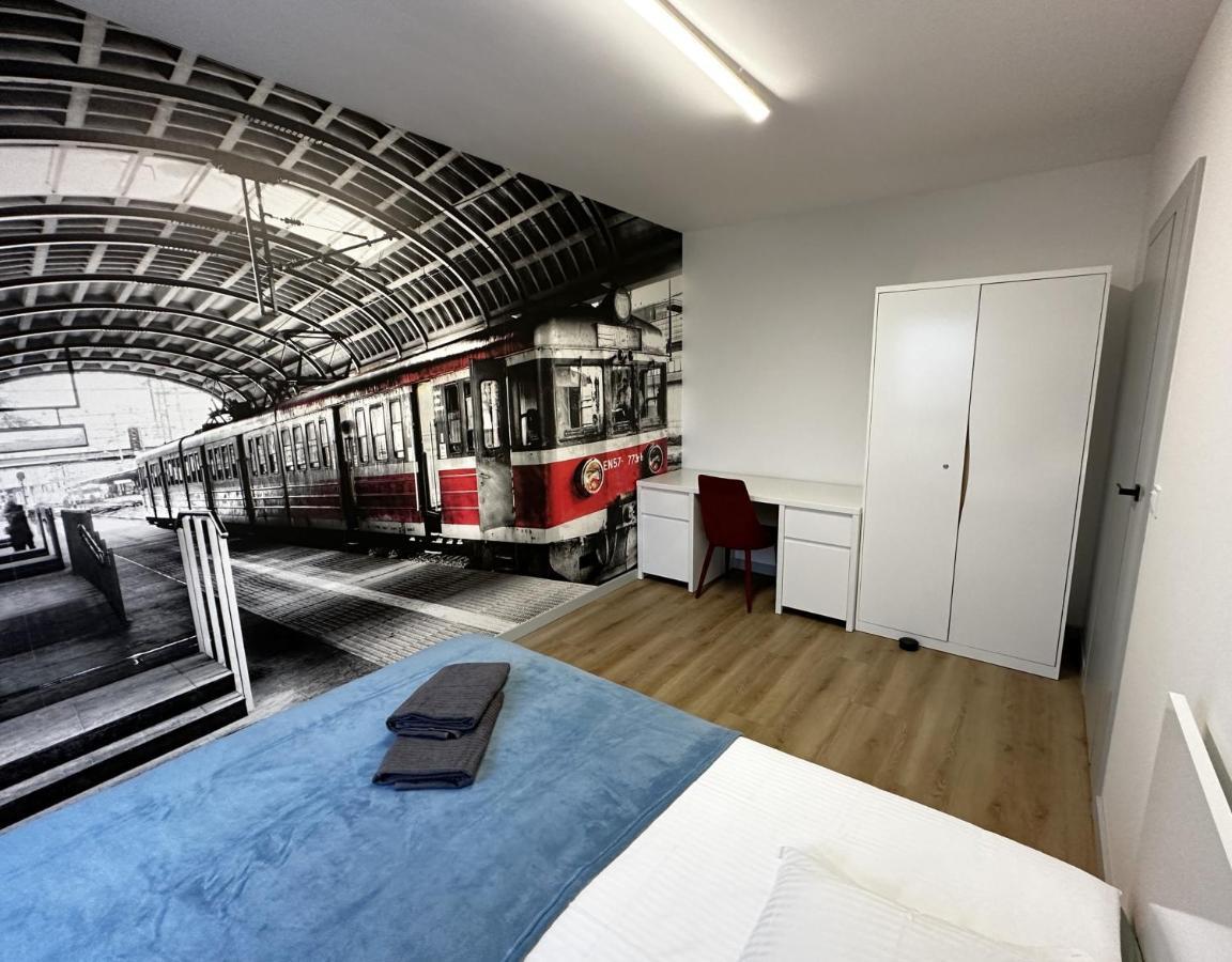 Apartament Lotnisko Chopina Warsaw Airport Varsóvia Exterior foto