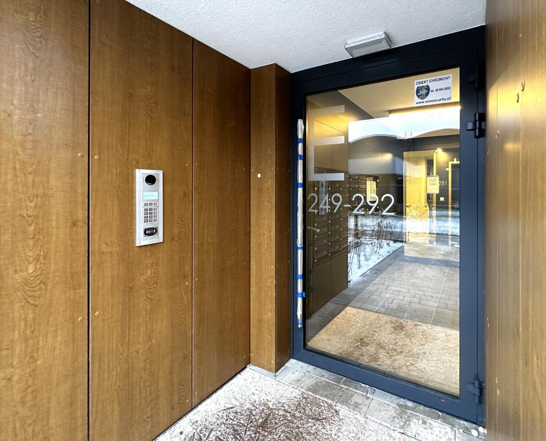 Apartament Lotnisko Chopina Warsaw Airport Varsóvia Exterior foto